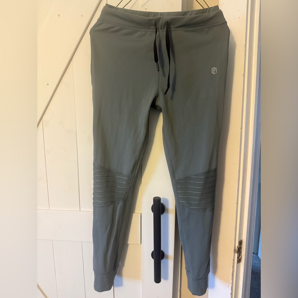 Born primitive joggers